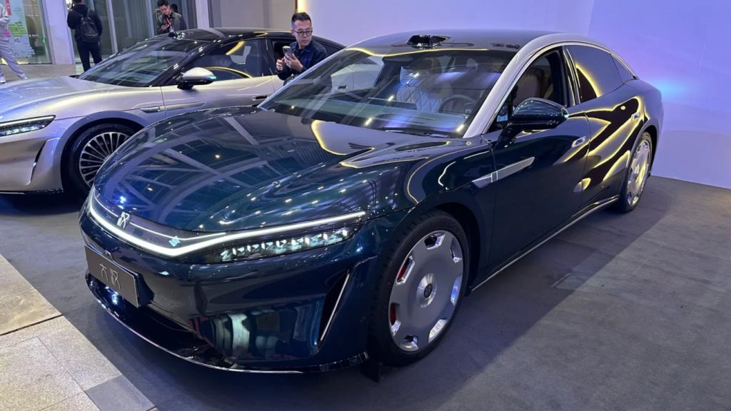 BYD выпускает электромобиль Da Han EV с запасом хода 1008 км, который можно полностью зарядить за 9 минут.
